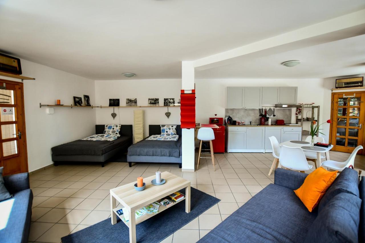 Boralom Studio Apartman توكاي المظهر الخارجي الصورة